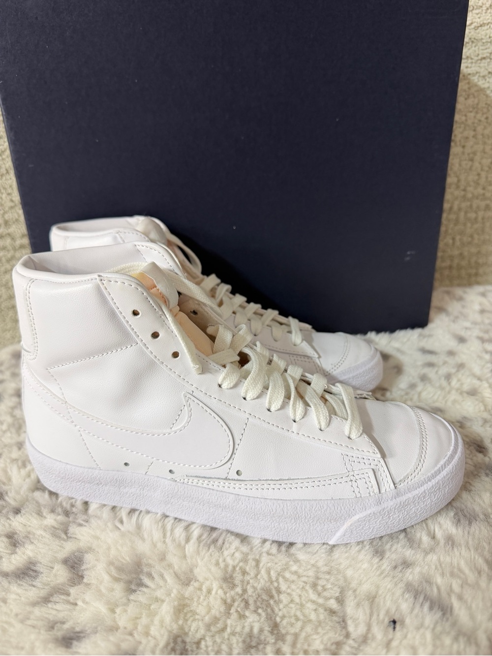 Nike Blazer Mid '77 Triple White Women's Sneakers  size 7